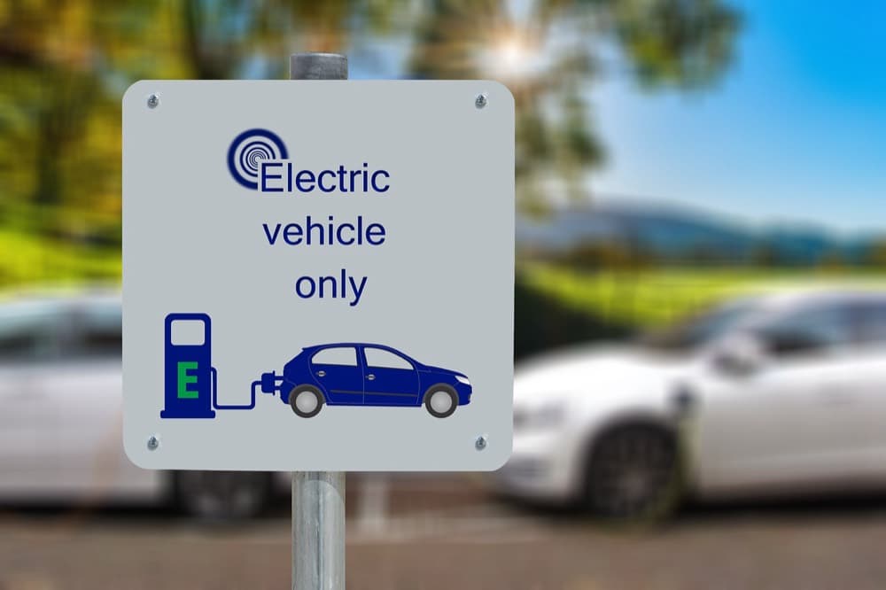 Oznakowane miejsce do ładowania pojazdów elektrycznych